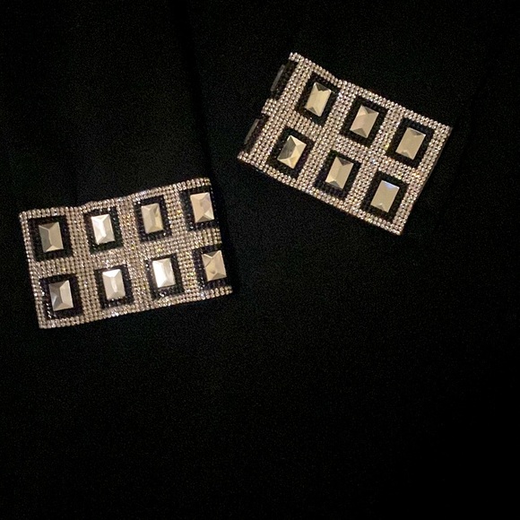 - Black fitted dress/gown! Open the back all the way to the lower bac… - Picture 5 of 8